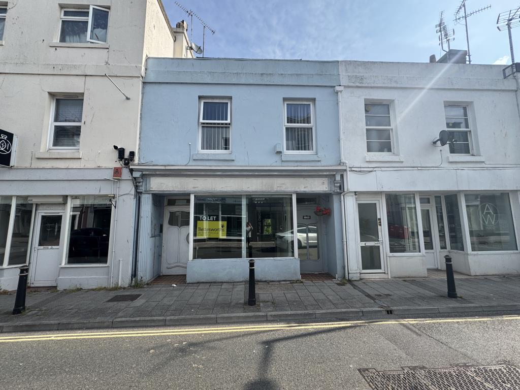 Lot: 28 - VACANT COMMERCIAL UNIT ARRANGED OVER THREE FLOORS AND SEPARATE WORKSHOP UNIT - Outside of the commercial unit